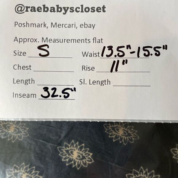 SO High Rise Lettuce Hem Flare Pants Black and Cream Size S New - Picture 9 of 11